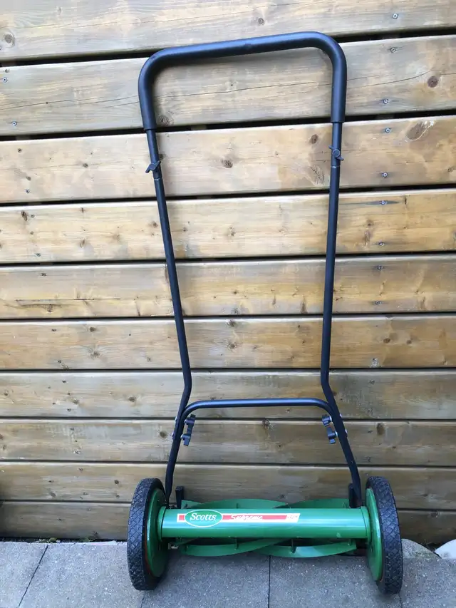 Scott's manual reel push mower Like NEW $50
