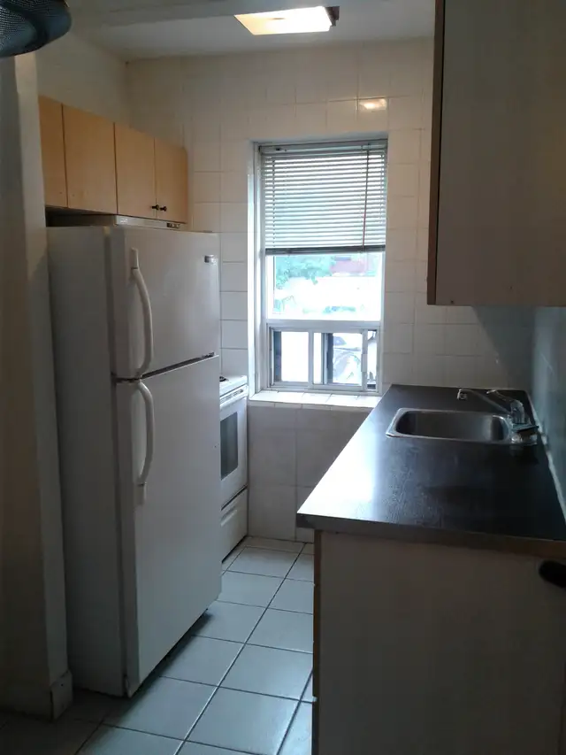 CHAMBRE PRIVEE /ROOM TO RENT,MEUBLÉ TOUS INCLUS,METRO PLAMONDON - Photo 7