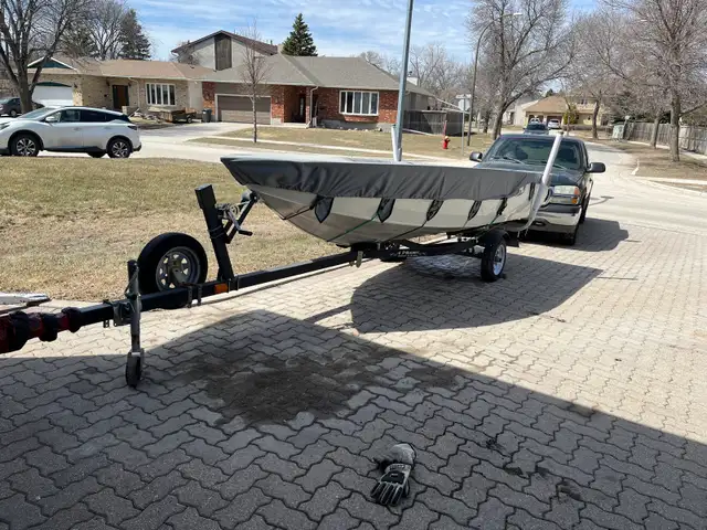 Boat and trailer for sale . - Photo 4