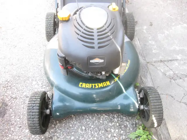 CRAFTSMAN 21'BRIGGS 6.25 H/P LAWN PUSH MOWER WITH REAR BAGGER - Photo 4