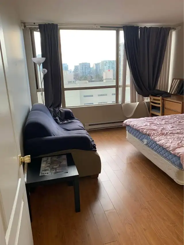 Spacious Fully Furnished Master Bedroom with Private Bathroom – - Photo 2