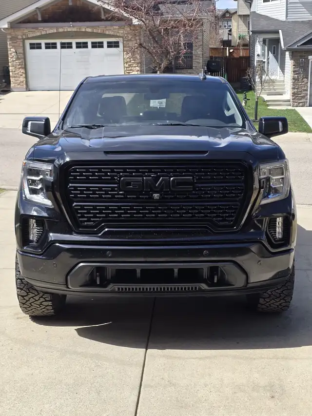 2021 GMC Sierra 1500 SLE- $41,900 (Private Sale, no GST)