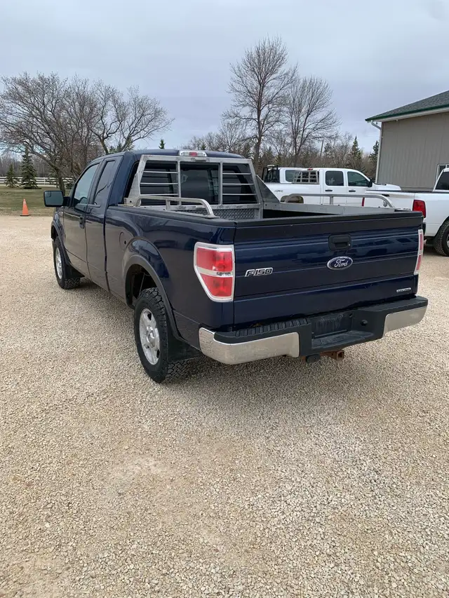 2012 Ford F150 4X4 - Photo 2