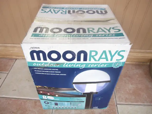 NEW COMPLETE SET NOMA MOON RAY OUTDOOR LIGHTS   PARTS
