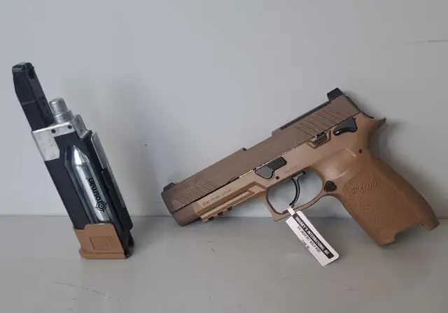 Sig Sauer M17 BB Gun (32754056)