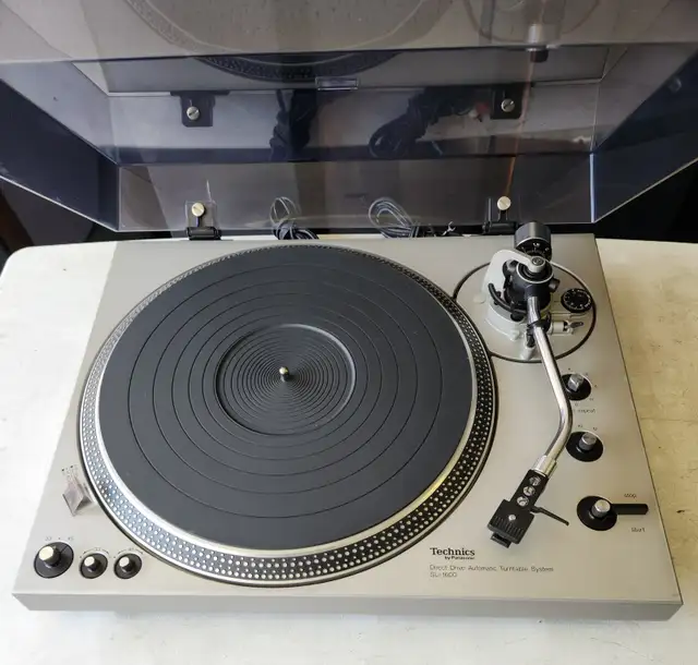 TECHNICS SL-1600 DIRECT DRIVE AUTOMATIC TURNTABLE - PLEASE READ - Photo 2