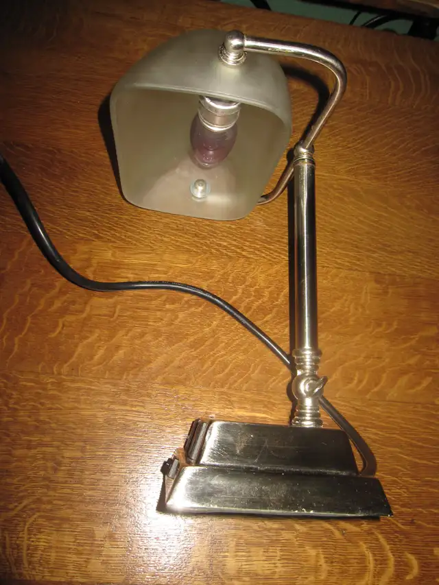 BANKER LAMP LAWYER LAMP FROSTED ADJUSTABLE CLEAR SHADE W/2 PLUGS - Photo 5