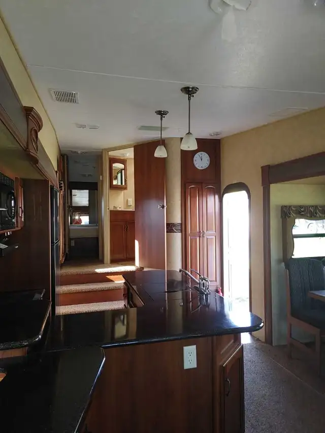 2012 Crusader 5th wheel for sale! - Photo 6