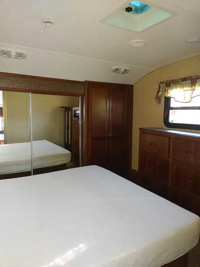 2012 Crusader 5th wheel for sale! - Photo 10