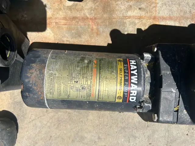 Pool equipment (various), Haywood pumps, vacuum, filter