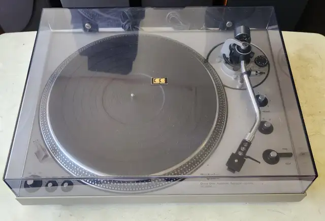 TECHNICS SL-1600 DIRECT DRIVE AUTOMATIC TURNTABLE - PLEASE READ