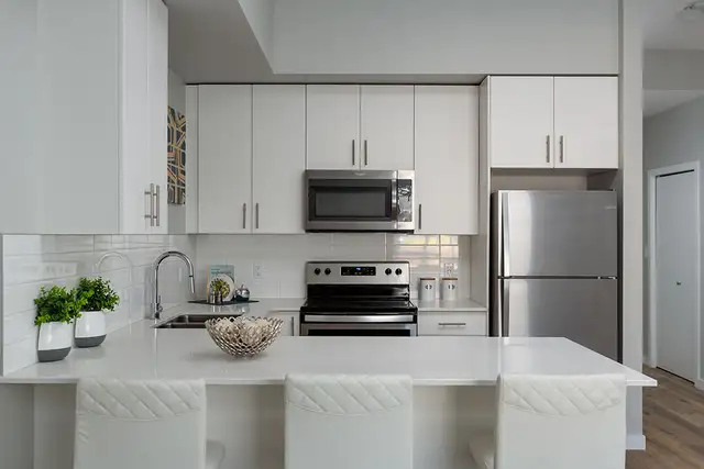 Bachelor suites in Kelowna-Call Today! - Photo 4