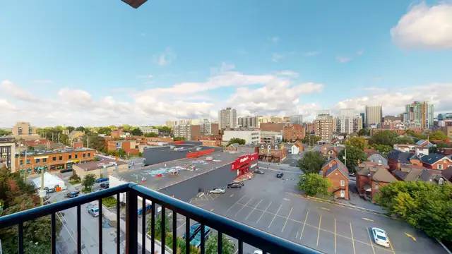 July, 2 Bedroom 1 Bathroom w/Large Balcony in Centretown - Photo 8