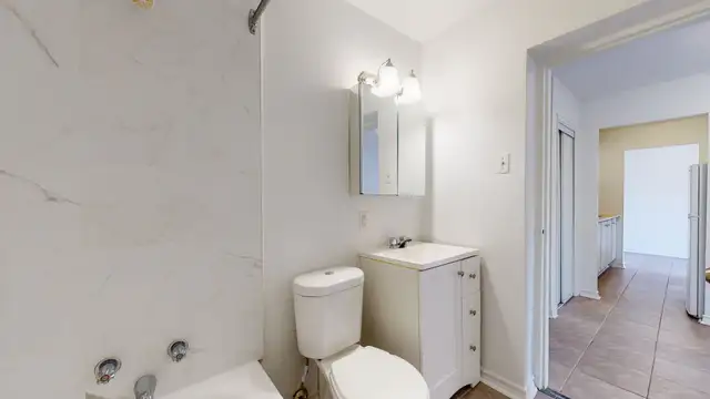 July, 2 Bedroom 1 Bathroom w/Large Balcony in Centretown - Photo 10