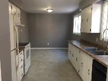 SE Barrie, Legal duplex, split level 3 bdrm, utilities incl. - Photo 2