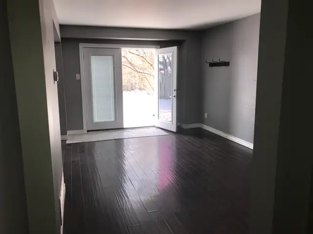 SE Barrie, Legal duplex, split level 3 bdrm, utilities incl. - Photo 12