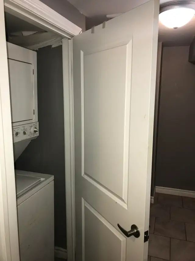SE Barrie, Legal duplex, split level 3 bdrm, utilities incl. - Photo 13