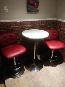 BAR STOOLS AND WHITE ROTATING TABLE