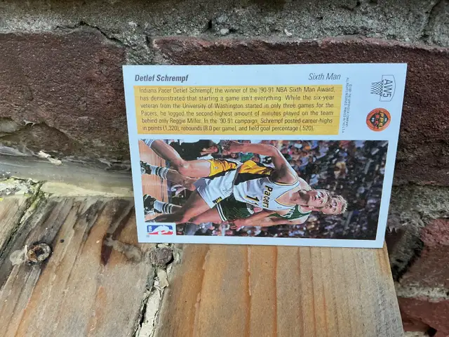 1991-92 UPPER DECK BASKETBALL HOLOGRAM DETLEF SCHREMPF Card AW5 - Photo 4