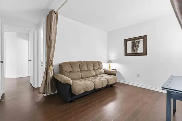 Spacious 2 1 Bedroom Condo for Sale in Scarborough Rouge - Photo 7