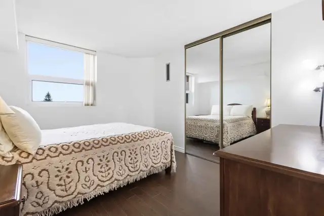 Spacious 2 1 Bedroom Condo for Sale in Scarborough Rouge - Photo 8