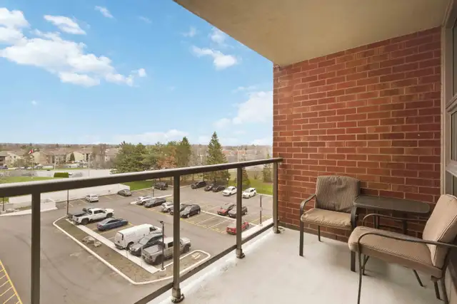 Spacious 2 1 Bedroom Condo for Sale in Scarborough Rouge - Photo 12