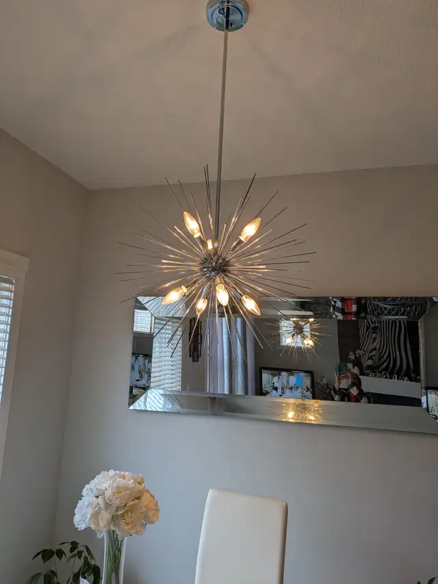 Beautiful dinning room Chandelier