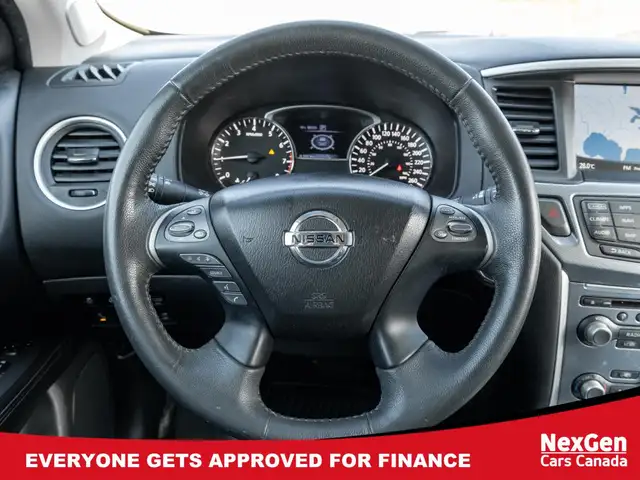 2017 Nissan Pathfinder 4WD SL / LEATHER/ NAVIGATION/ SUNROOF - Photo 9