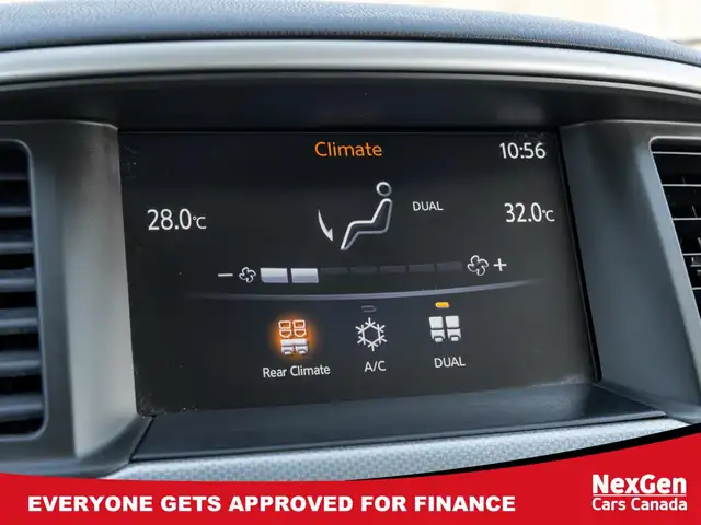 2017 Nissan Pathfinder 4WD SL / LEATHER/ NAVIGATION/ SUNROOF - Photo 24