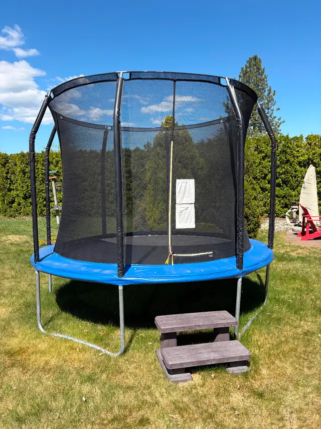 Trampoline 8’