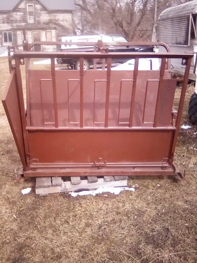 Tipping chute
