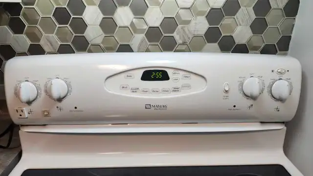 Four / cuisinière Maytag - Photo 2