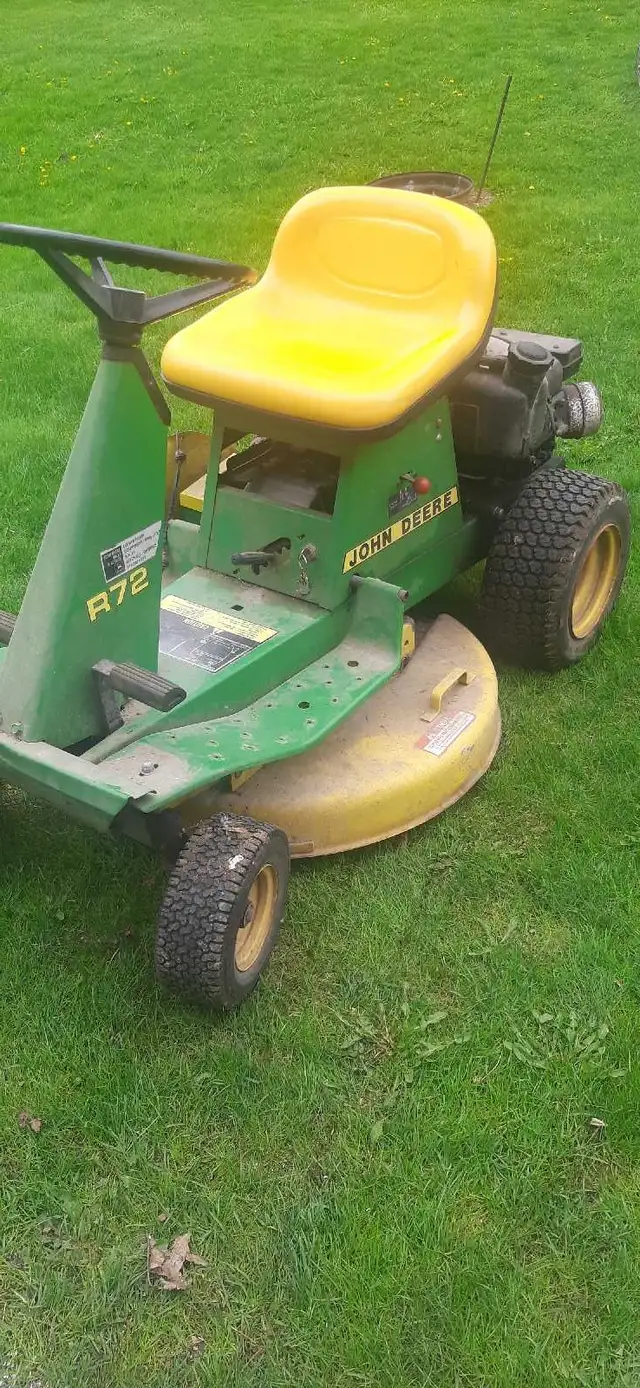 John Deere   R72 riding mower - Photo 3