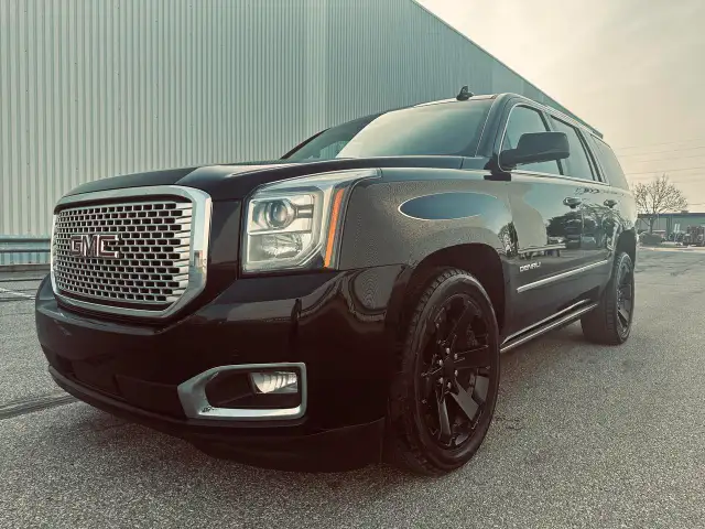 2017 GMC Yukon Denali 6.2L Triple Black - More Trucks @ MJCANADA - Photo 3