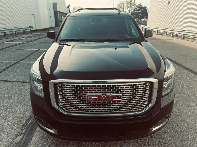 2017 GMC Yukon Denali 6.2L Triple Black - More Trucks @ MJCANADA - Photo 4