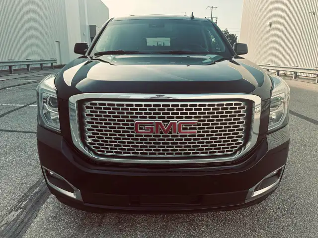 2017 GMC Yukon Denali 6.2L Triple Black - More Trucks @ MJCANADA - Photo 6