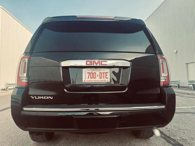 2017 GMC Yukon Denali 6.2L Triple Black - More Trucks @ MJCANADA - Photo 8