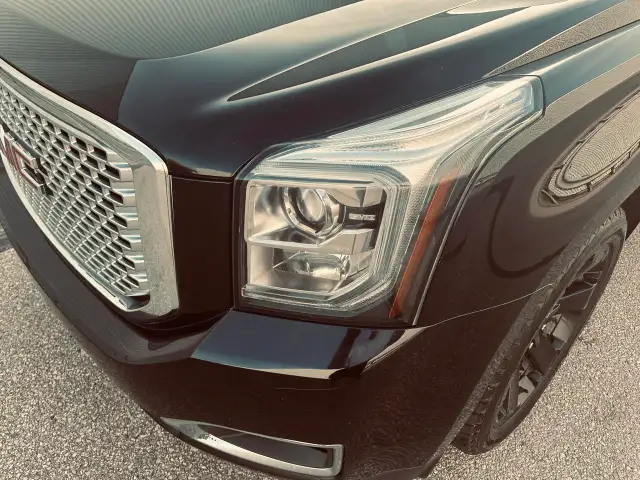 2017 GMC Yukon Denali 6.2L Triple Black - More Trucks @ MJCANADA - Photo 17