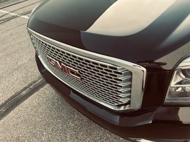 2017 GMC Yukon Denali 6.2L Triple Black - More Trucks @ MJCANADA - Photo 20