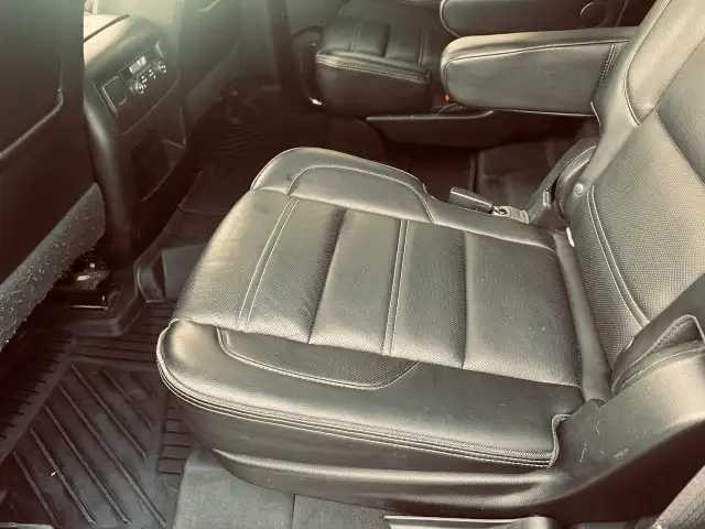 2017 GMC Yukon Denali 6.2L Triple Black - More Trucks @ MJCANADA - Photo 40