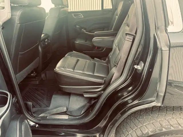 2017 GMC Yukon Denali 6.2L Triple Black - More Trucks @ MJCANADA - Photo 42