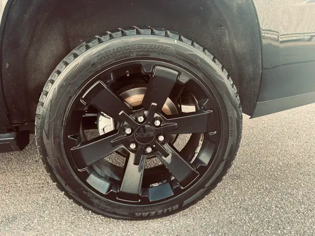2017 GMC Yukon Denali 6.2L Triple Black - More Trucks @ MJCANADA - Photo 45
