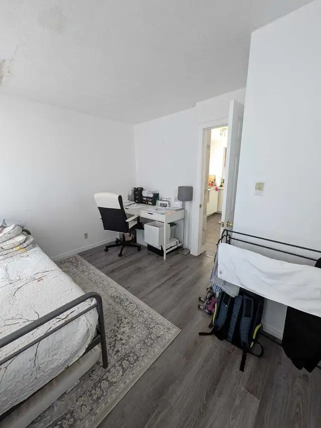 one bedroom upper apartment downtown Port Dover - Photo 8
