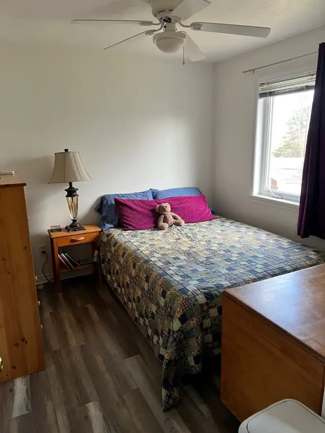 3 Bedrooms, 1.5 baths side by side duplex - Photo 9