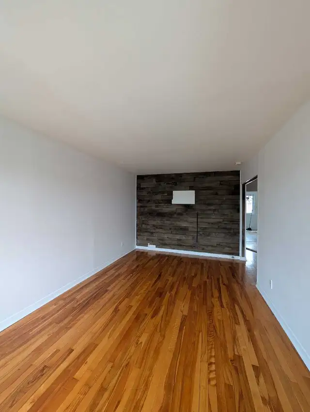 5 1/2 Apartment For Rent - Photo 2