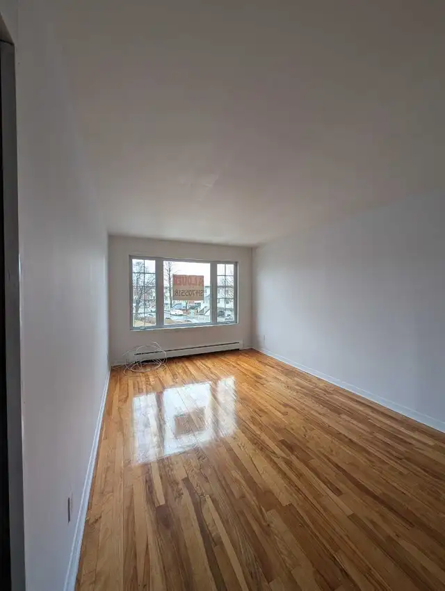 5 1/2 Apartment For Rent - Photo 3
