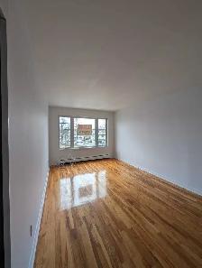 5 1/2 Apartment For Rent - Photo 3