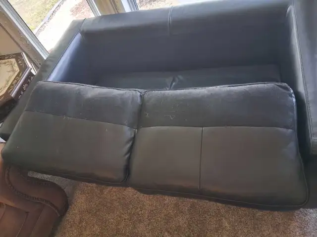 Top Quality Fine Grain Black Leather 'Italsofa' Love Seat - Photo 5