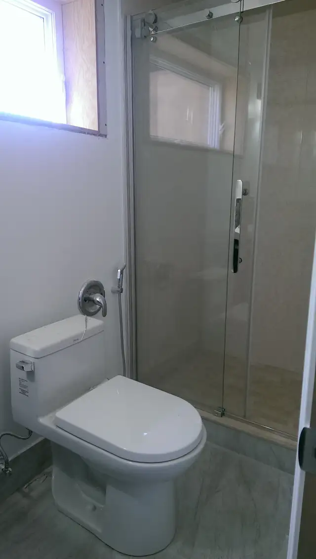 2 Bedrooms, 1 washrooms Basement Apartment: Brimley and Danforth - Photo 5