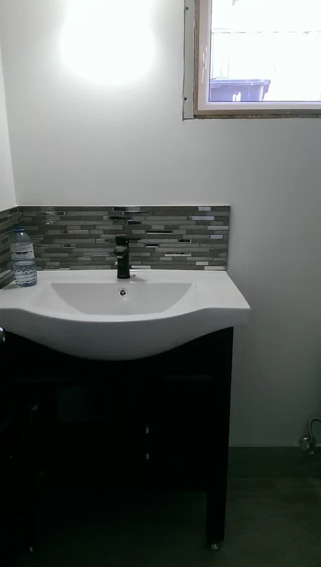 2 Bedrooms, 1 washrooms Basement Apartment: Brimley and Danforth - Photo 6